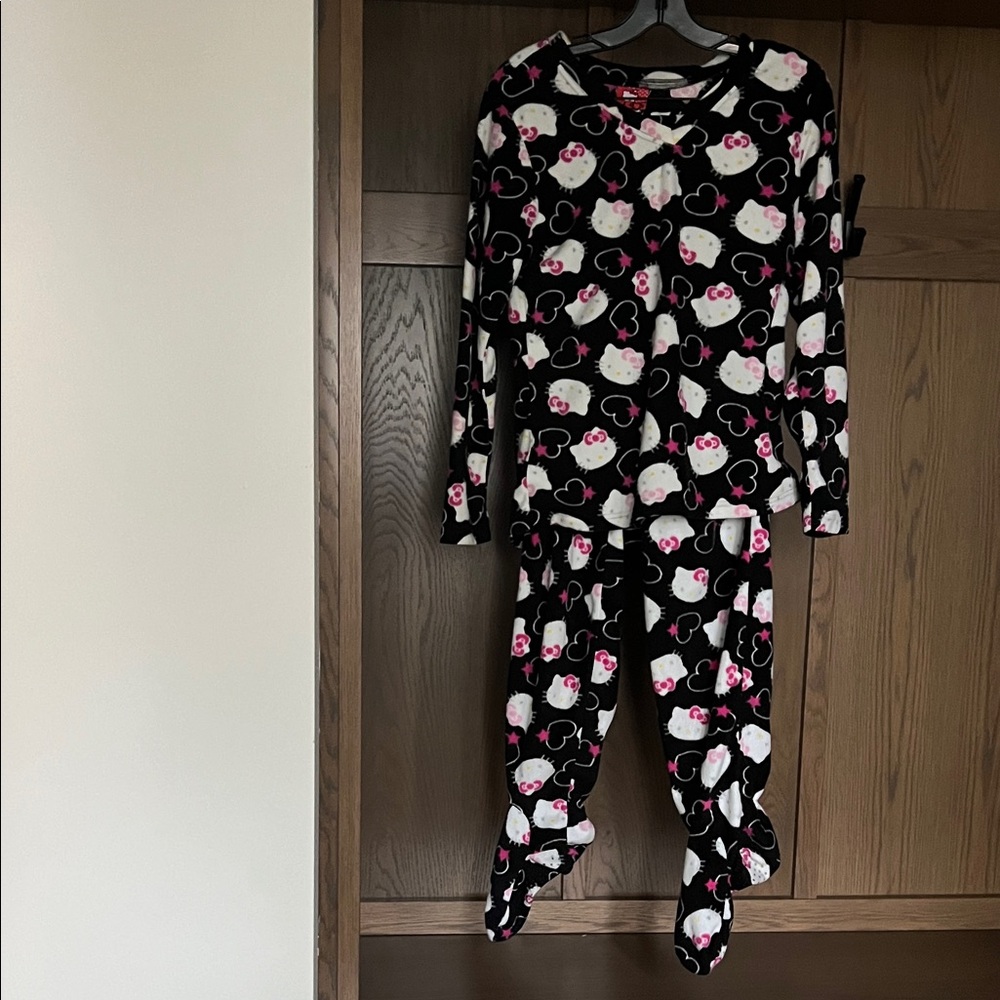 Hello Kitty Black Pajama Set